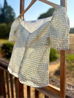 Petite Studio Square-Neck Puff Sleeves Top w/Lemons & Leaves Size S Milkmaid
